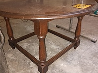 Lot 366 - ronde salontafel - afbeelding 2 van  3