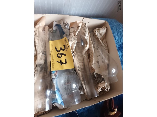 Lot 367 - glazen voor olielampen. 6 stuks - afbeelding 3 van  3