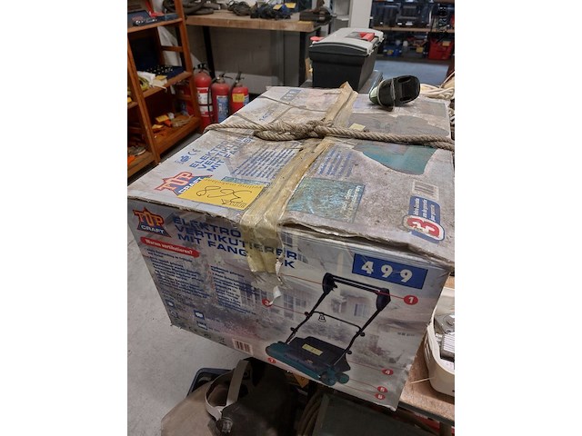 Lot 368 - elektrische verticuteerder met opvangzak top craft - afbeelding 1 van  2