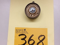 Lot 368 - kompas en barometer - afbeelding 1 van  3