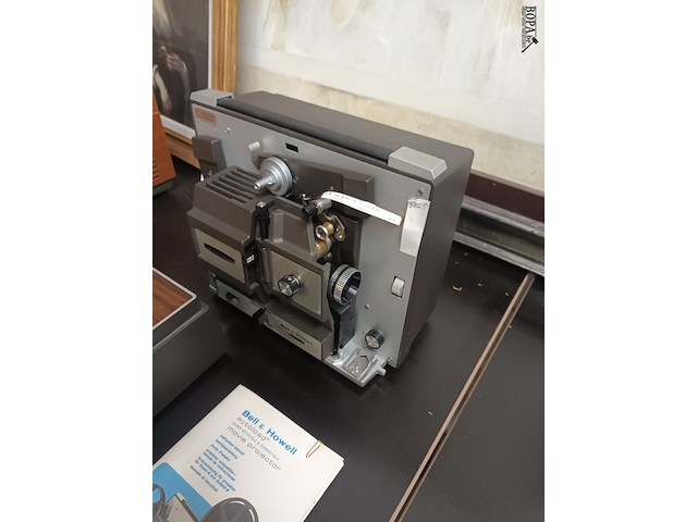 Lot 368 - movie projector - afbeelding 3 van  4
