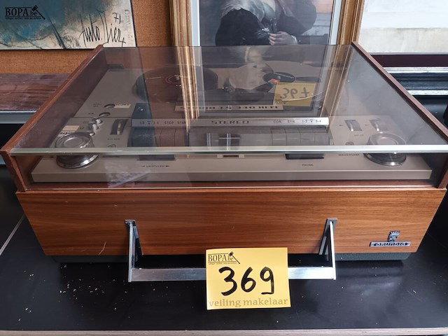 Lot 369 - grundig stereo studio - afbeelding 2 van  3