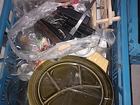 Lot 369 - keukengerei en glazen - afbeelding 2 van  5