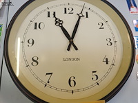 Lot 369 - klok - afbeelding 2 van  3