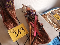 Lot 369 - popjes. 2 stuks - afbeelding 4 van  4
