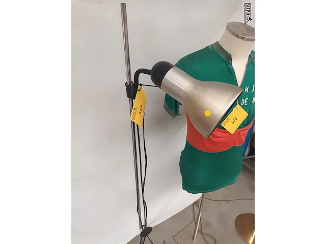 Lot 369 - vintage staande lamp - afbeelding 5 van  5
