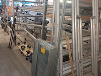 Lot 37 - aluminium rek. niet compleet - afbeelding 2 van  3