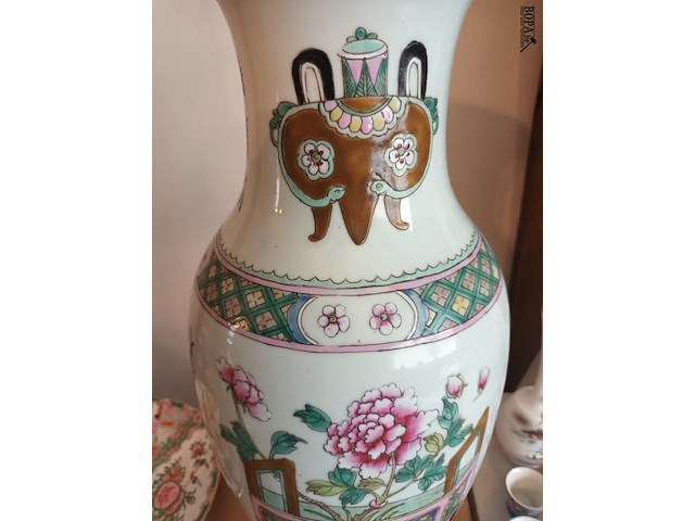 Lot 37 - chinese vaas - afbeelding 3 van  7