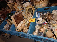 Lot 37 - decoratie. 3 bakken - afbeelding 1 van  5