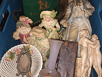 Lot 37 - decoratie. 3 bakken - afbeelding 2 van  5