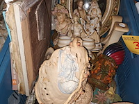 Lot 37 - decoratie. 3 bakken - afbeelding 4 van  5