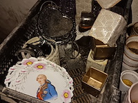 Lot 37 - decoratie - afbeelding 2 van  3