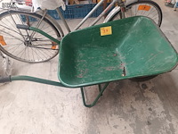 Lot 37 - groene kruiwagen - afbeelding 3 van  3