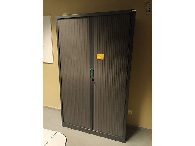 Lot 37 - hoge roldeurkast - afbeelding 2 van  2