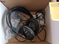 Lot 37 - hoofdtelefoons. 2 stuks - afbeelding 2 van  3