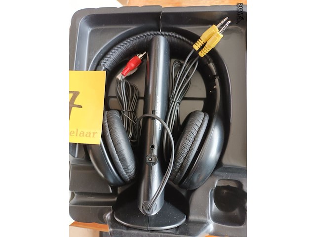 Lot 37 - hoofdtelefoons. 2 stuks - afbeelding 3 van  3