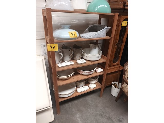 Lot 37 - houten rek - afbeelding 1 van  2