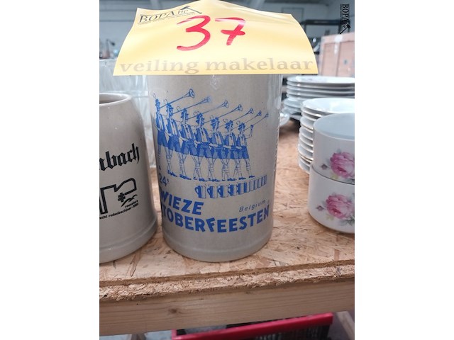 Lot 37 - keramiek bierpot. 2 stuks - afbeelding 3 van  3
