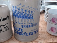 Lot 37 - keramiek bierpot. 2 stuks - afbeelding 3 van  3