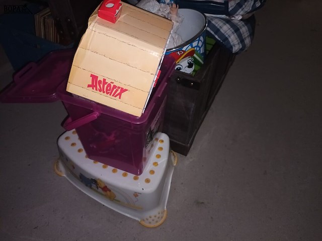 Lot 37 - koffer met speelgoed - afbeelding 3 van  6