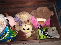 Lot 37 - koffer met speelgoed - afbeelding 5 van  6