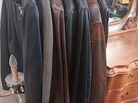 Lot 37 - lederen jas. 8 stuks - afbeelding 1 van  5