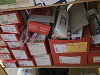 Lot 37 - legrand diversen - afbeelding 1 van  5