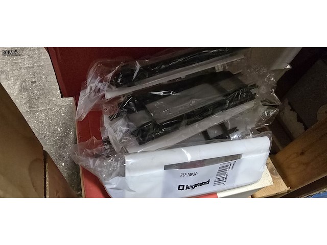 Lot 37 - legrand diversen - afbeelding 2 van  5