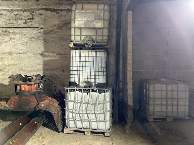 Lot 37 - lot ibc containers (5) - afbeelding 4 van  4