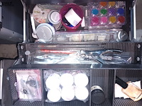 Lot 37 - make-up koffers met inhoud. 2 stuks - afbeelding 3 van  6