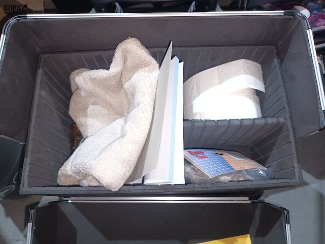 Lot 37 - make-up koffers met inhoud. 2 stuks - afbeelding 6 van  6