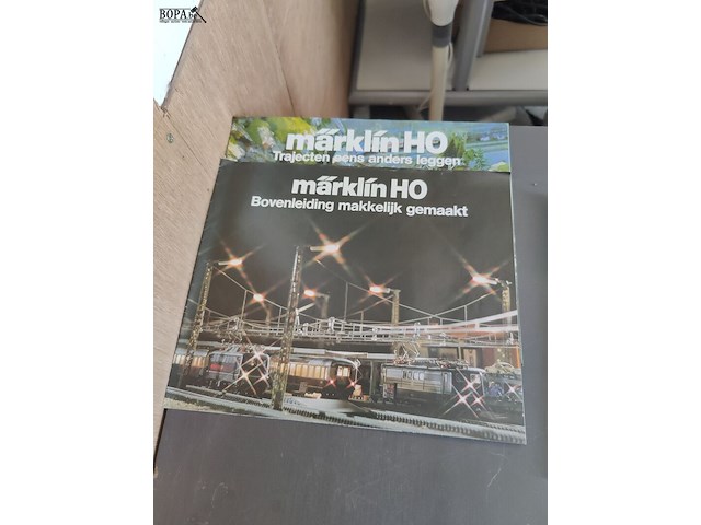 Lot 37 - märklin brochuresets - 3 sets - afbeelding 3 van  4