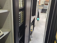 Lot 37 - metalen dossierkast - afbeelding 1 van  2