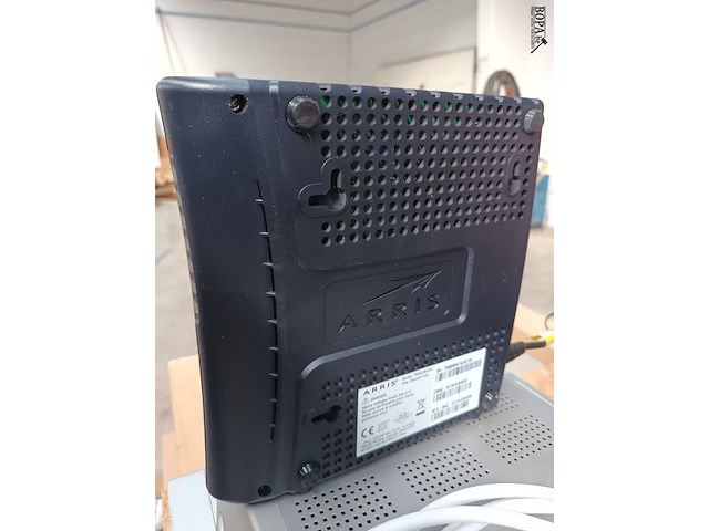 Lot 37 - modem, digibox en dvd speler - afbeelding 2 van  4