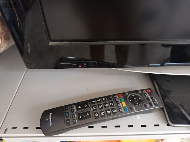 Lot 37 - panasonic tv - afbeelding 2 van  2