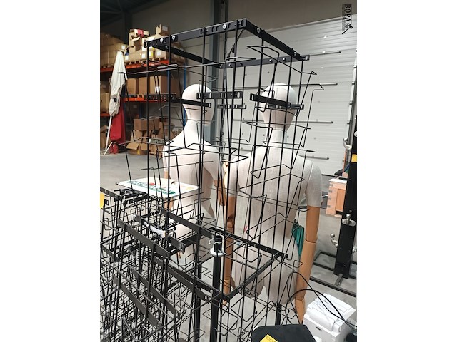 Lot 37 - presentatie molens en rekjes - afbeelding 3 van  4