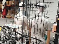 Lot 37 - presentatie molens en rekjes - afbeelding 3 van  4