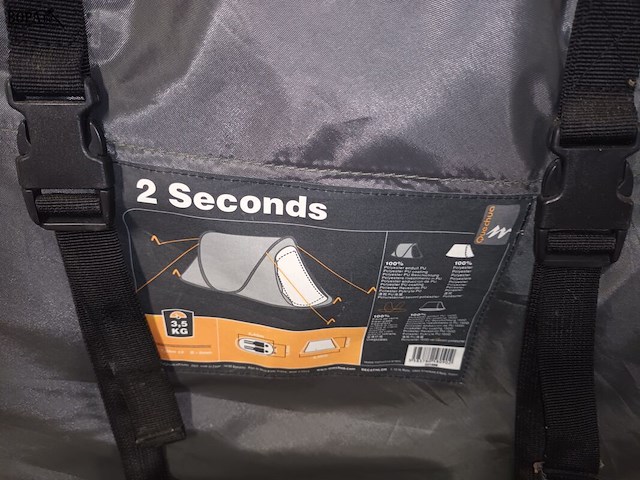 Lot 37 - quechua 2 seconds tent - afbeelding 4 van  4
