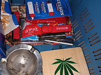 Lot 37 - rook accessoires - afbeelding 4 van  5