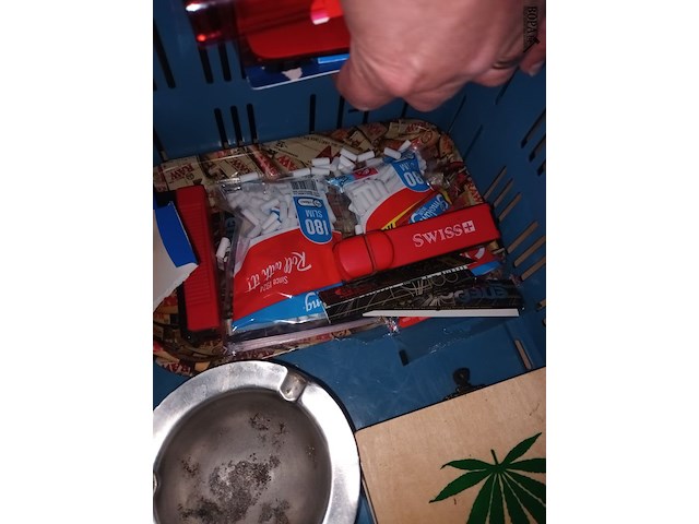 Lot 37 - rook accessoires - afbeelding 5 van  5