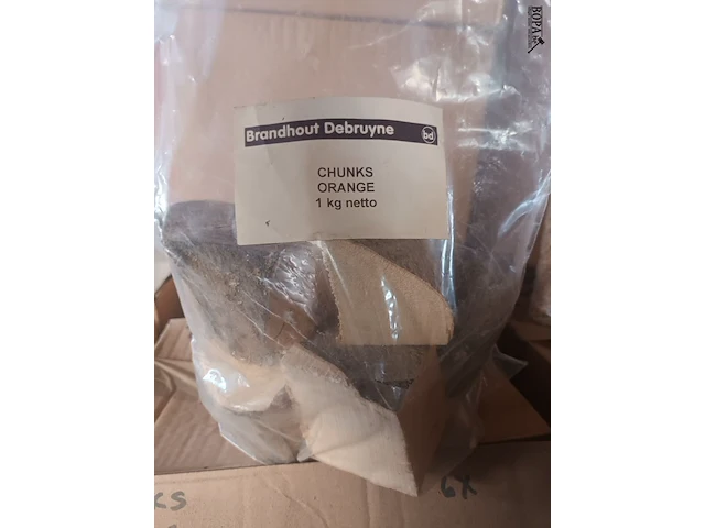 Lot 37 - rookhout chunks orange 1 kg. 18 stuks - afbeelding 2 van  2