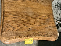 Lot 37 - rustieke eikenhouten salontafel - afbeelding 2 van  3
