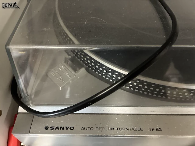 Lot 37 - sanyo platenspeler - afbeelding 2 van  4