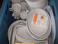 Lot 37 - servies in hotelporselein - afbeelding 1 van  3