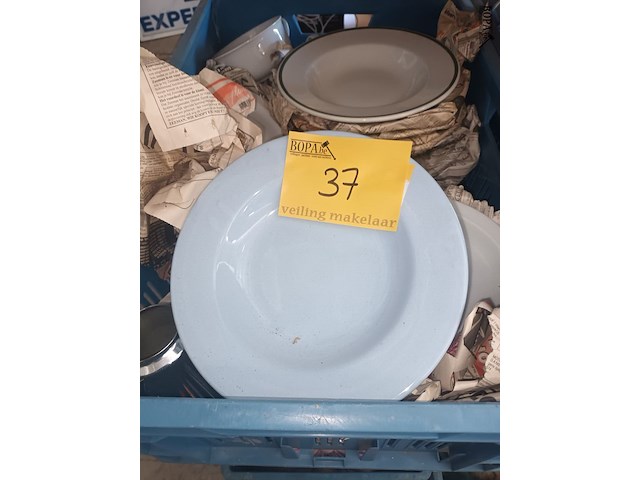 Lot 37 - servies - afbeelding 1 van  3