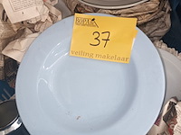 Lot 37 - servies - afbeelding 1 van  3