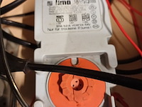 Lot 37 - transformators voor treinsets. 3 stuks - afbeelding 3 van  4