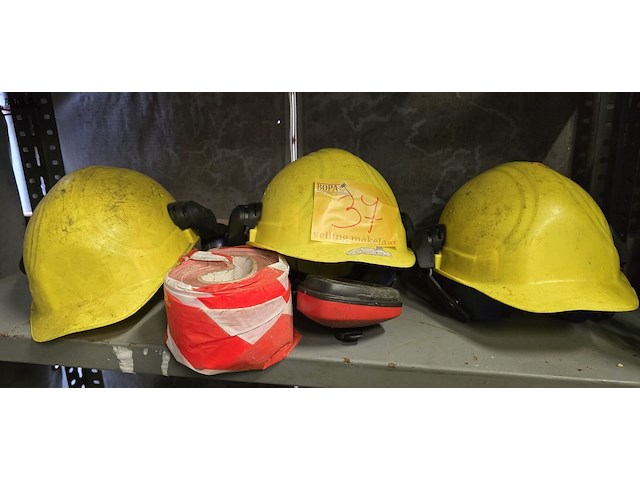 Lot 37 - veiligheidshelmen en oorbeschermers ong 11 stuks - afbeelding 3 van  5