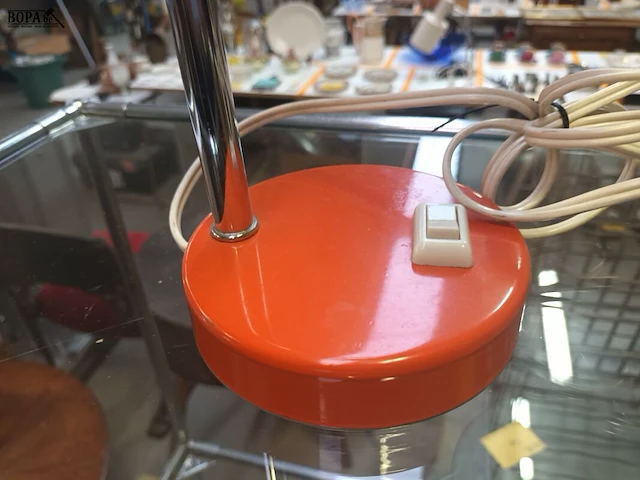 Lot 37 - vintage oranje lamp - afbeelding 3 van  5