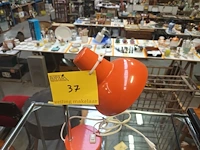 Lot 37 - vintage oranje lamp - afbeelding 4 van  5